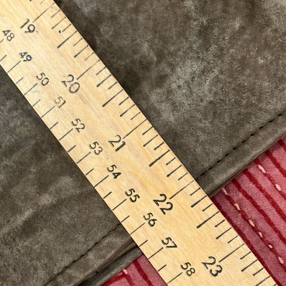 Coldwater Creek Brown suede Leather Jacket with Classic fitted design and snaps - Picture 10 of 16